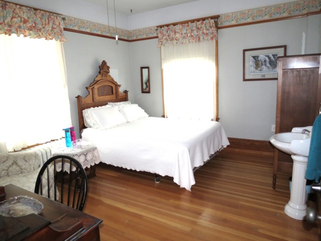 Buttercup Room