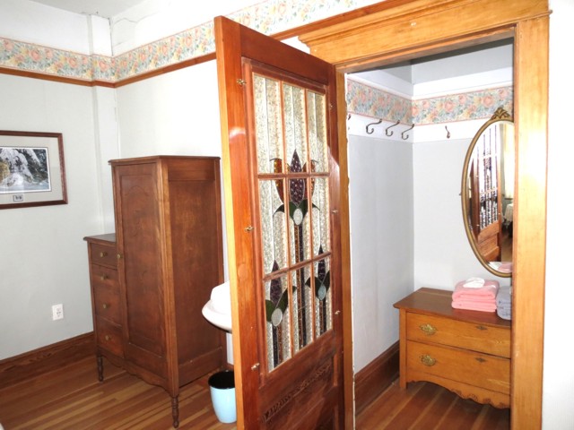 Buttercup Room