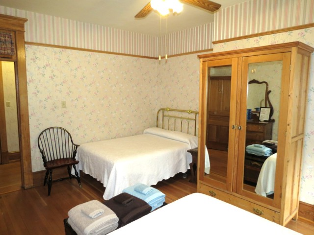 Buttercup Room